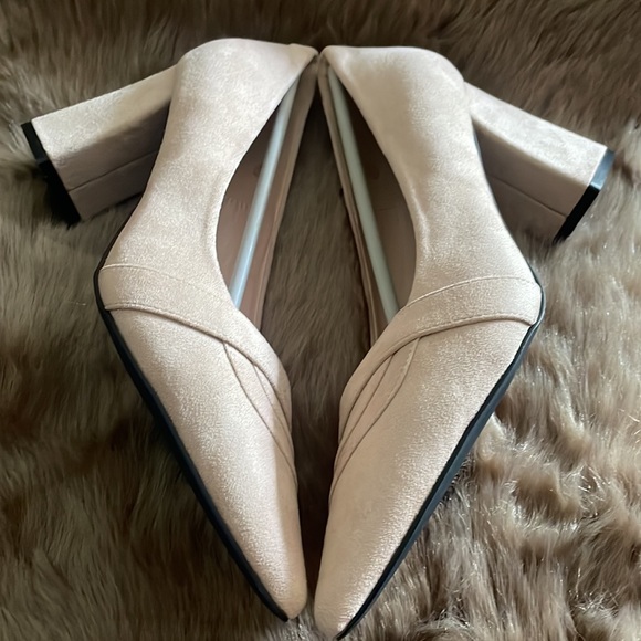 Ermonn Womens Closed Pointed Toe Dress Pump Shoes (New In Box) - Picture 4 of 11